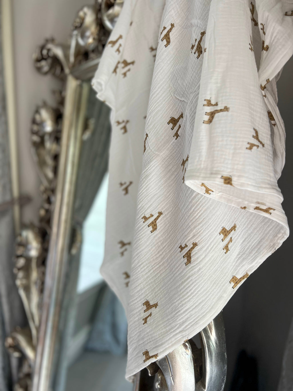 Giraffe Giant Muslin